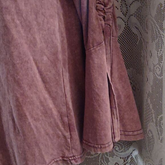 She+Sky raspberry brushed ruched bell sleeve size S top - Picture 3 of 9
